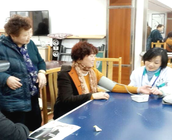 上海寶島藥業組織慰問關心孤老