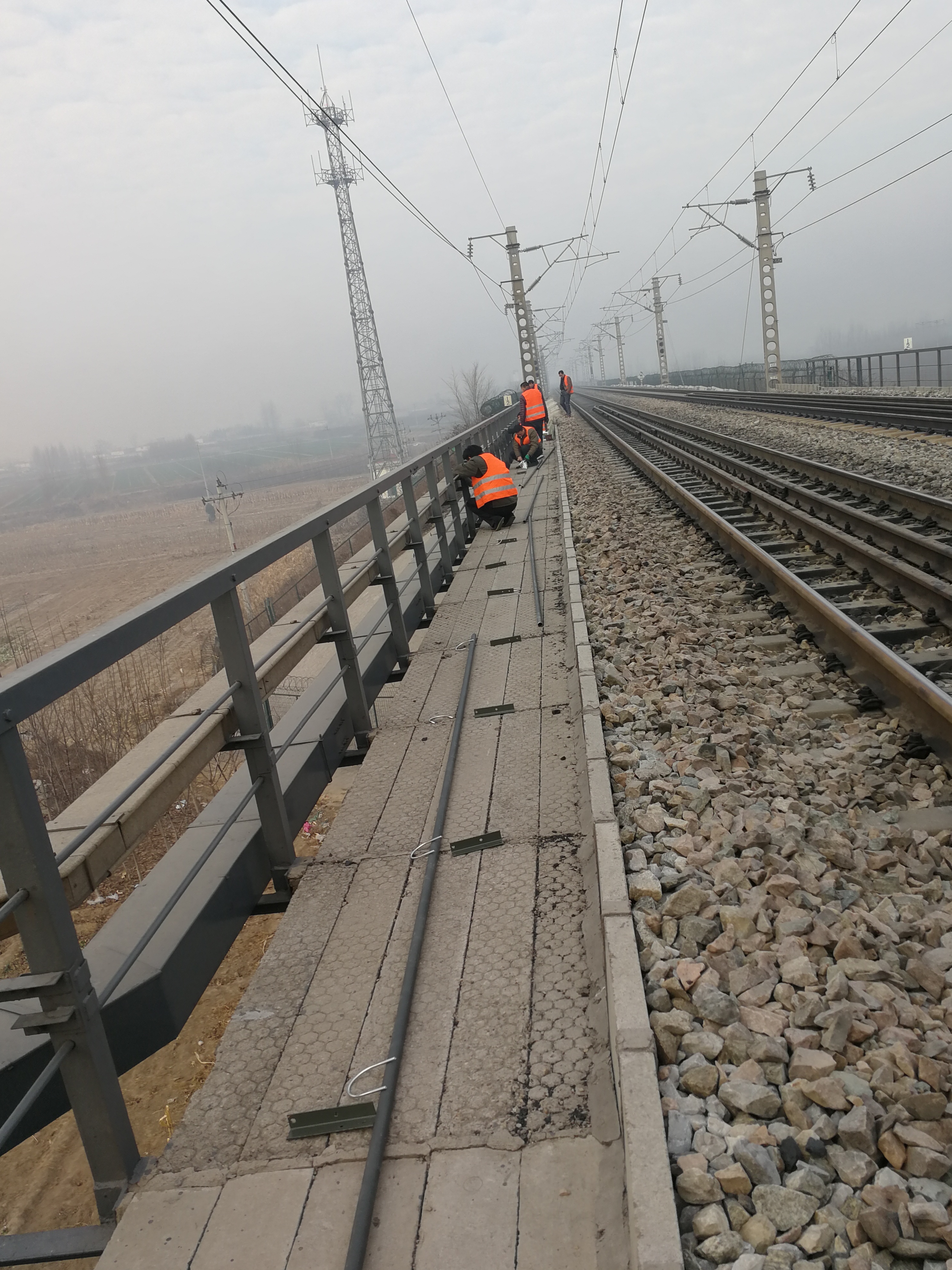 鐵路監測設備信號線管安裝