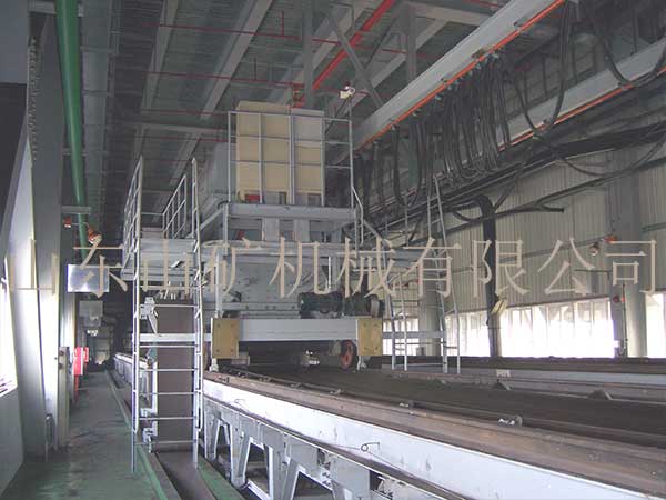Environmentally friendly unloading truck running on site in Changzhou