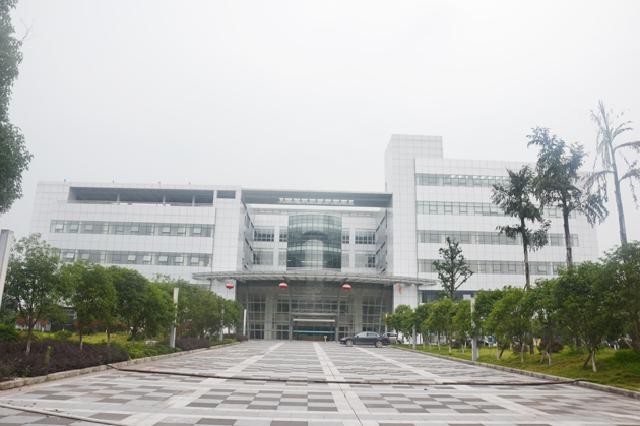 重慶醫科大學附屬大學城醫院外景