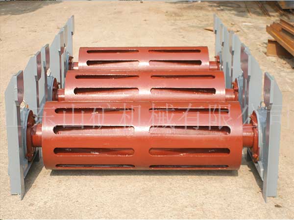 Slag discharge roller