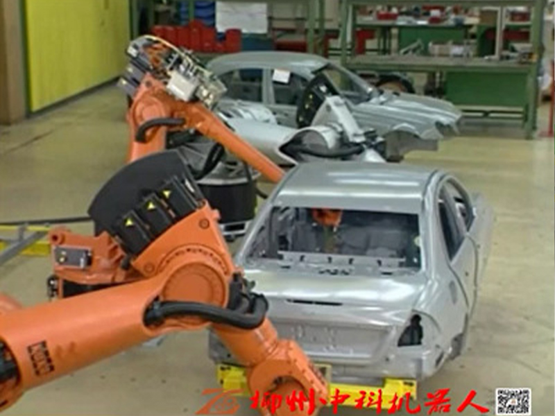 柳州中科工业机器人协同涂胶作业