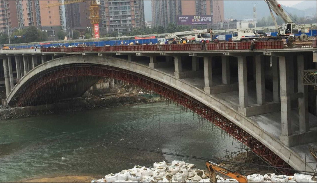 貴州省銅仁市區(qū)清水大橋（跨徑100米）