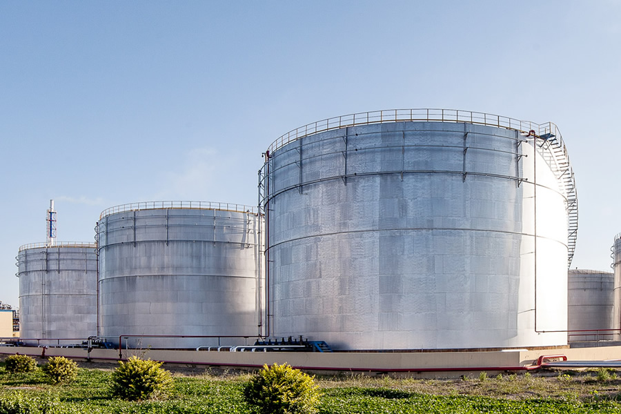 大型儲油罐有哪些附件作用以及防變形措施