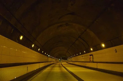 河南省較長機械液壓頂管隧道貫通