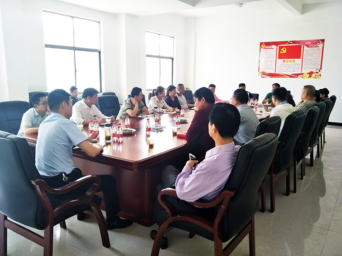 中共朋興鄉(xiāng)非公企業(yè)聯(lián)合支部學(xué)習(xí)活動(dòng)會(huì)議 
