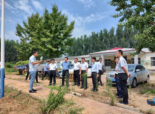 山東扁鵲中醫藥健康產業集團代表到我公司實地考察