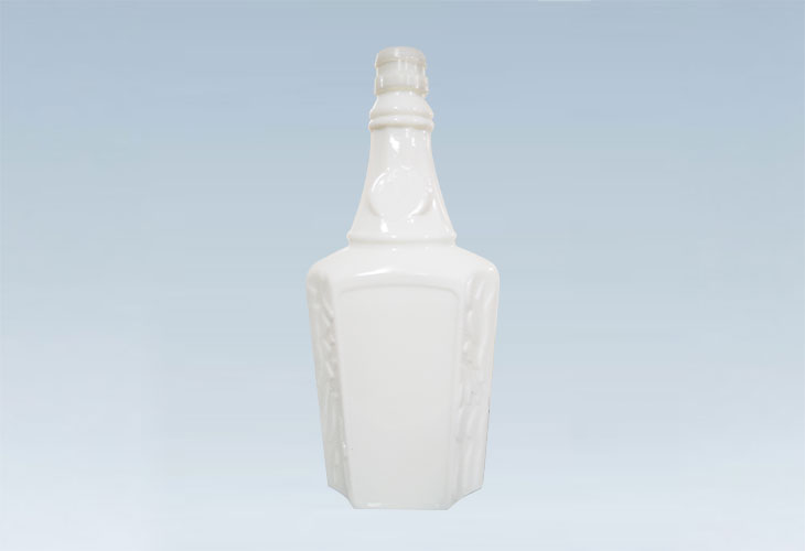 方形花紋乳白酒瓶