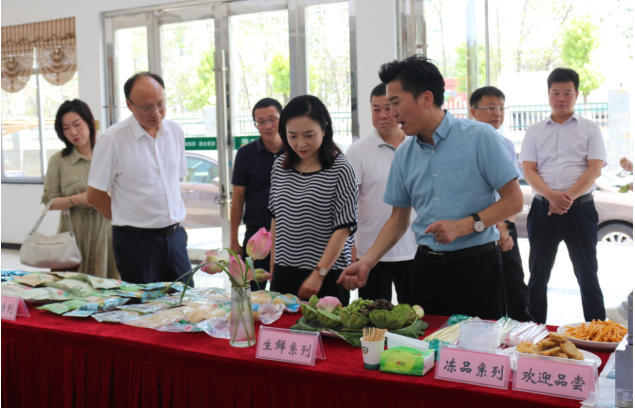 华贵资讯：省商务厅副厅长李晓燕调研洪湖莲藕区域公用品牌建设