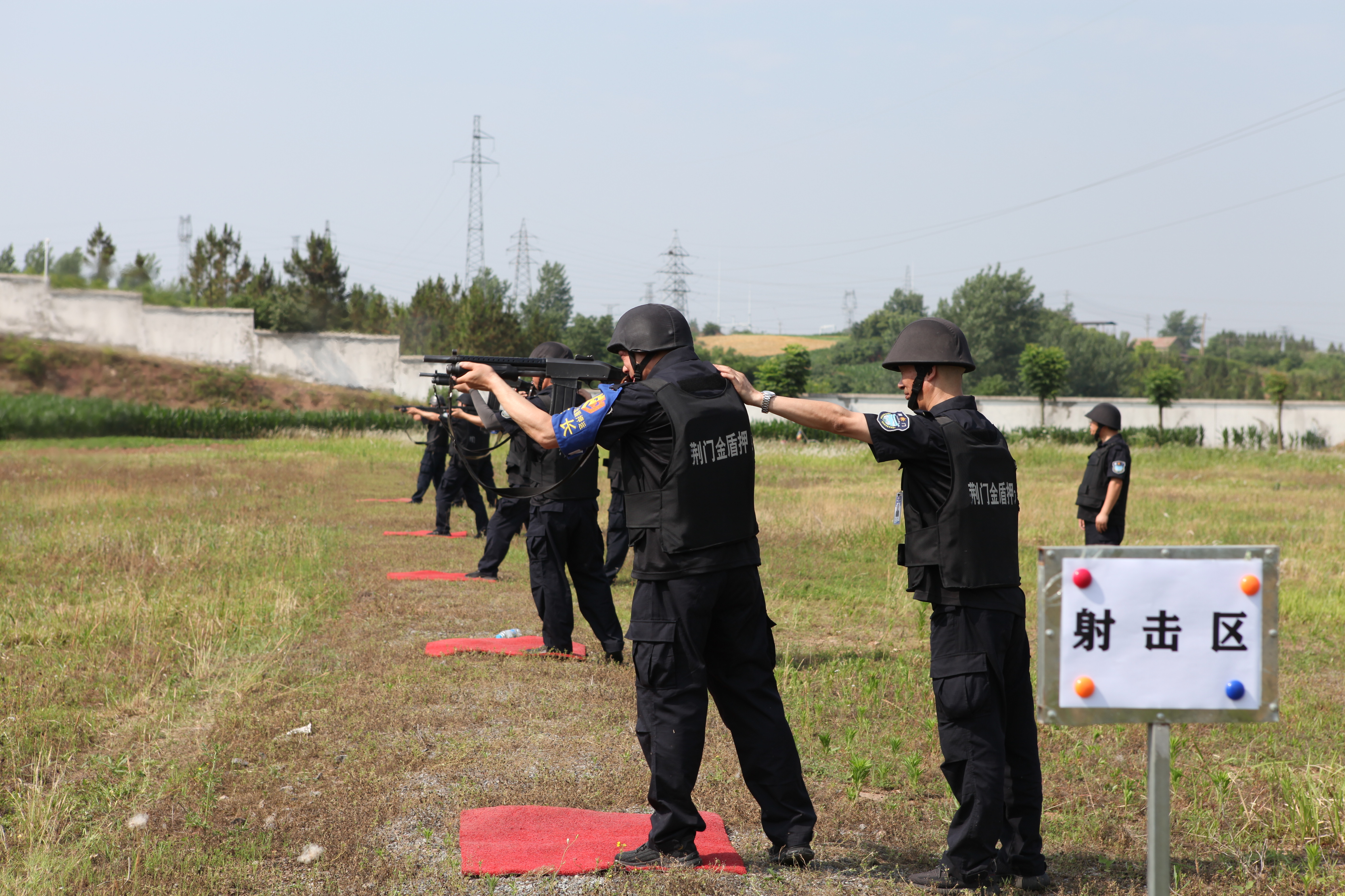 鐘祥分公司組織槍支使用技能培訓(xùn)與實彈射擊考核