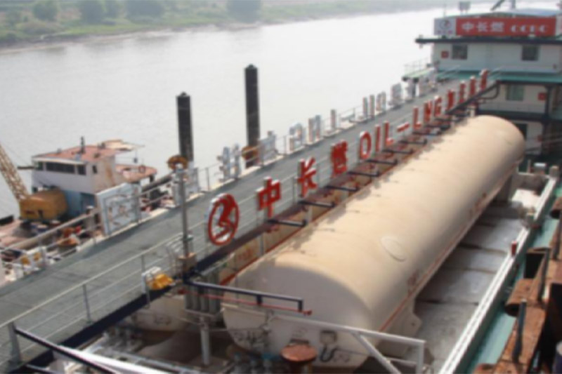 LNG躉船加注系統