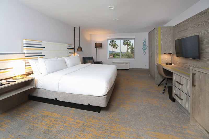 DOUBLETREE CAMPBELL – PRUNEYARD PLAZA