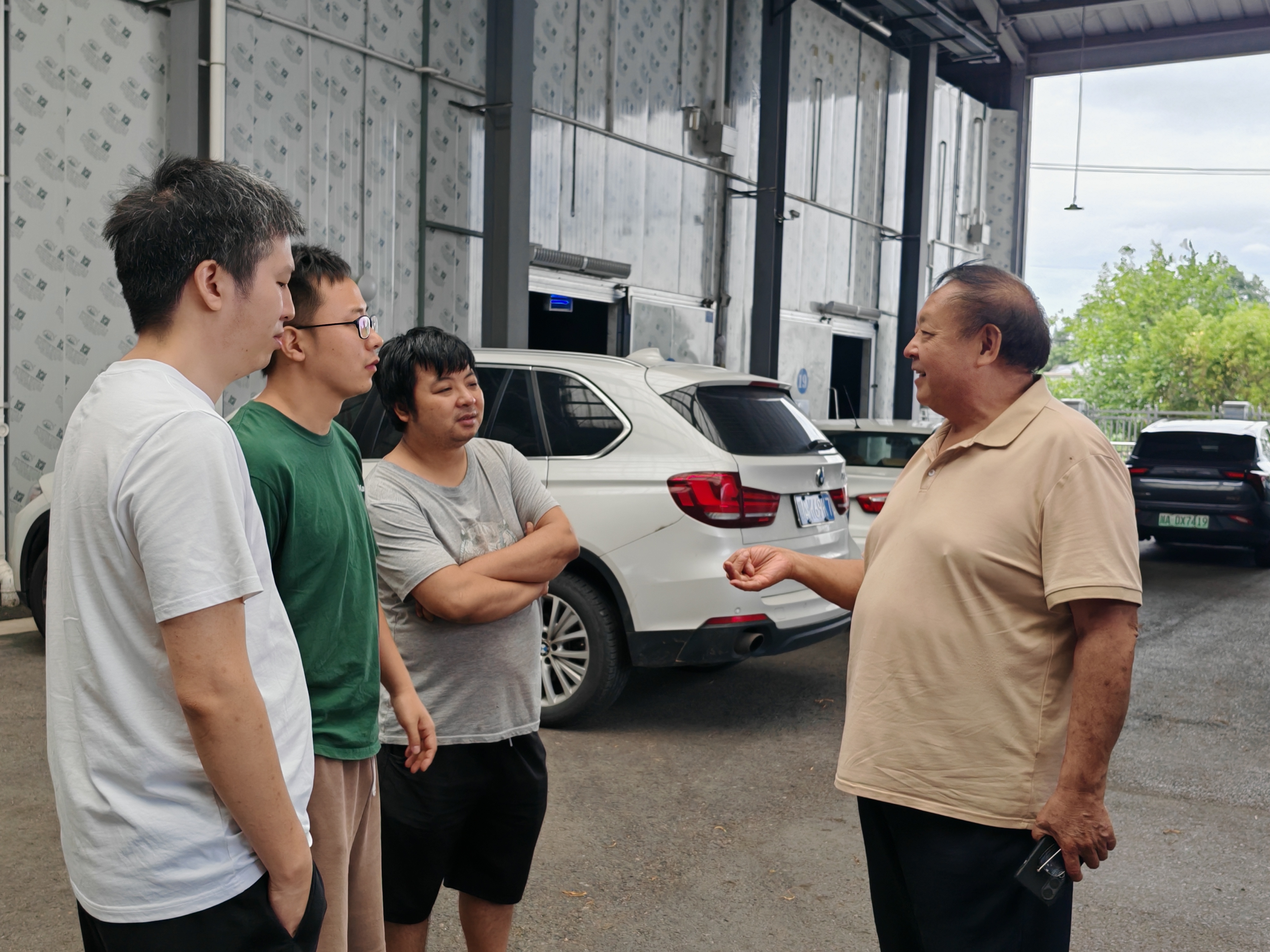 長德電商園攜手園區(qū)商家探秘天麻冷庫培育基地 解鎖“藥食同源”新商機(jī)