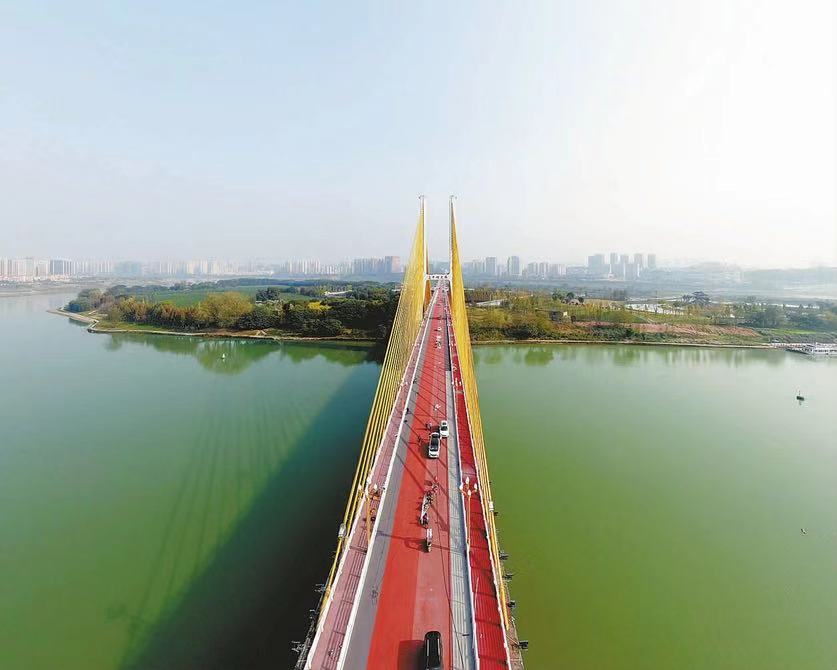 南充三好橋通車，彩色路面顏值好高
