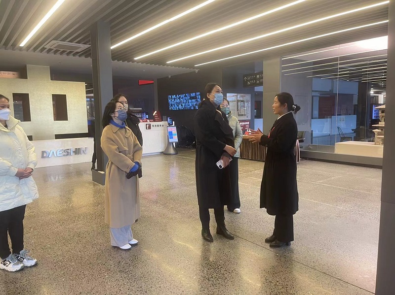 共青团郑州市团市委副书记陈洁到大信考察调研