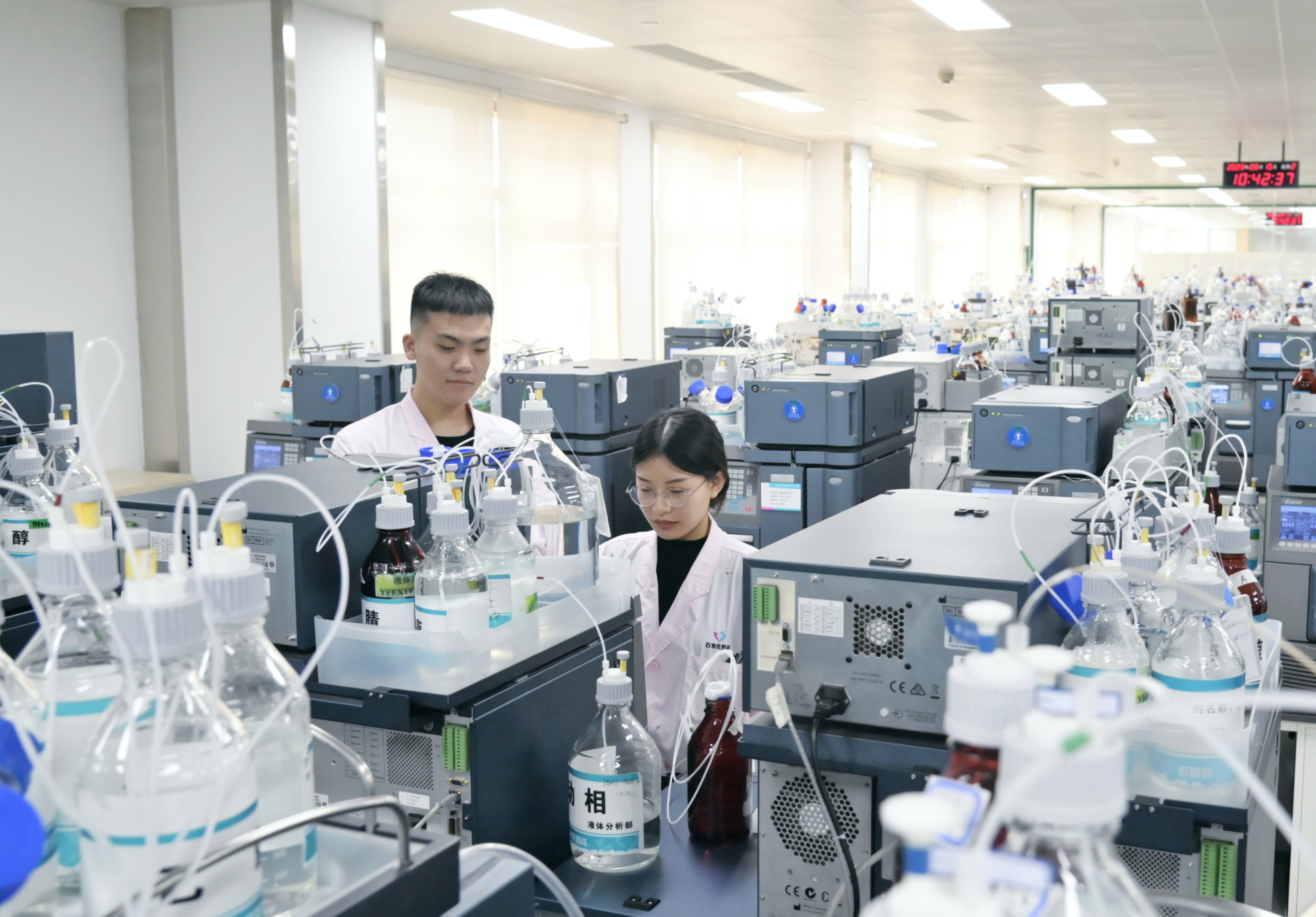 玩球平台二羟丙茶碱注射液、呋塞米片、富马酸福莫特罗吸入溶液三新产品同日获批 玩球平台二羟丙茶碱注射液、呋塞米片、富马酸福莫特罗吸入溶液三新产品同日获批