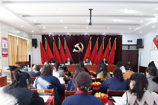 介休鑫峪溝集團(tuán)企業(yè)管理有限公司 舉行“慶三八“活動(dòng)