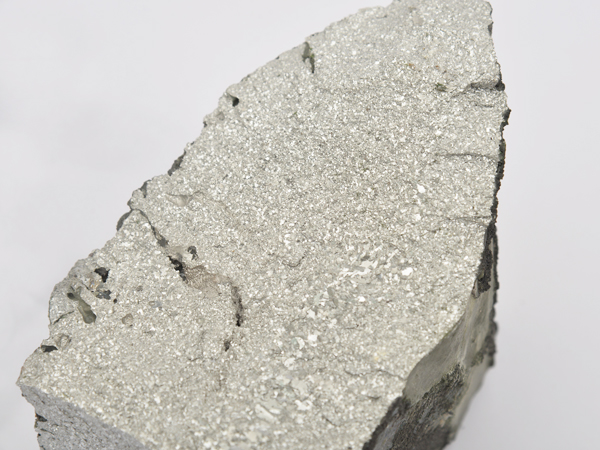 微碳鉻鐵自然塊