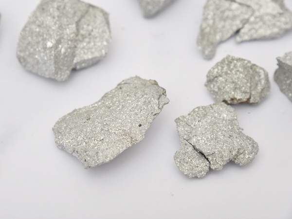 微碳鉻鐵破碎塊